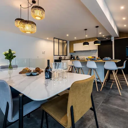 Villa Bloomy - *